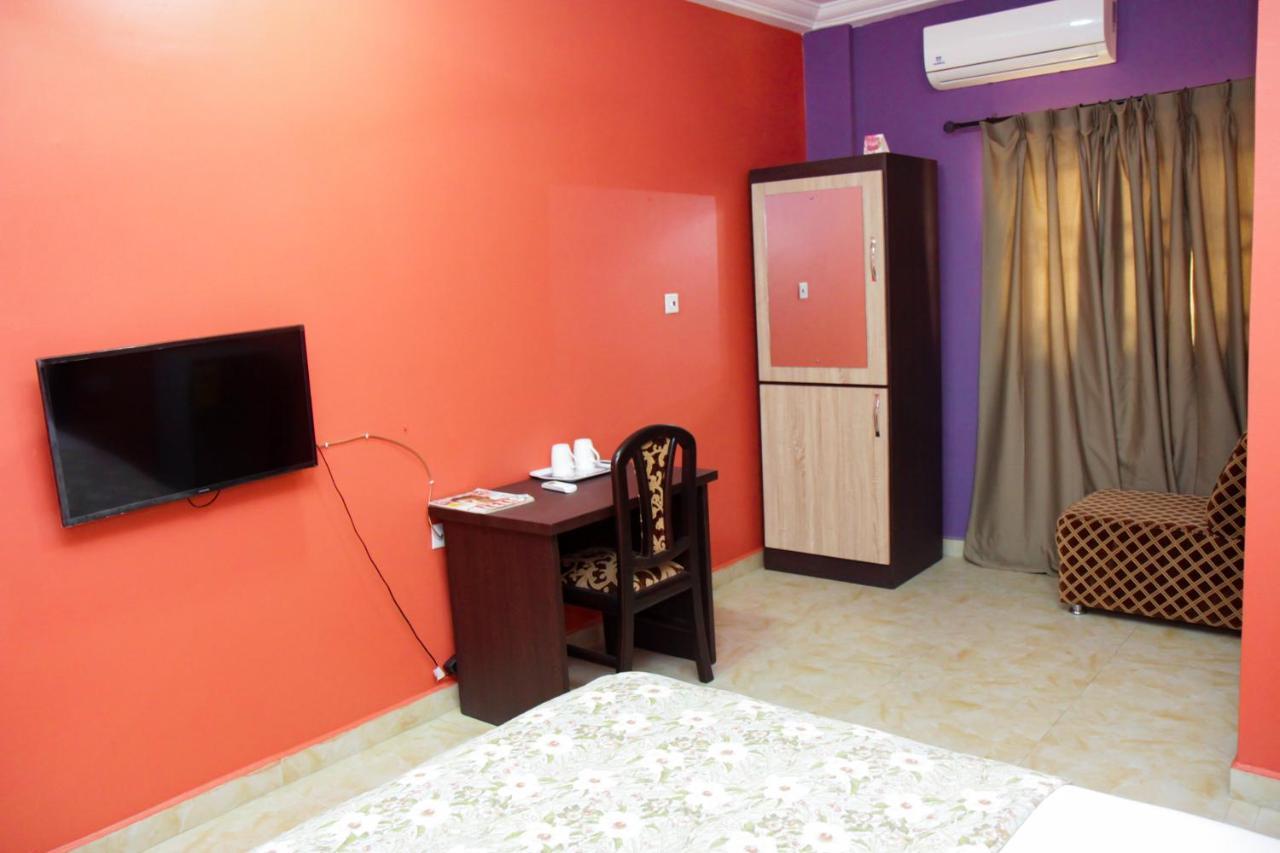Hilton View Hotel Ogbodjo Exterior foto